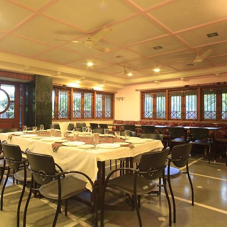 Hotel Sahyadri Alībāg Dış mekan fotoğraf